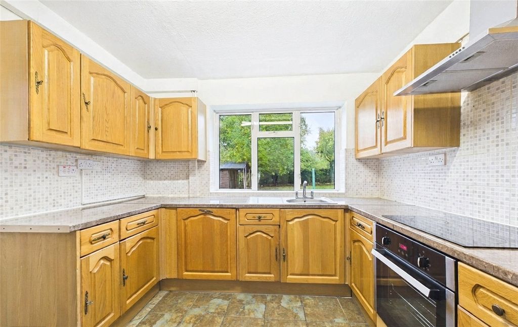 Property photo 2 of 19 Picture No. 30