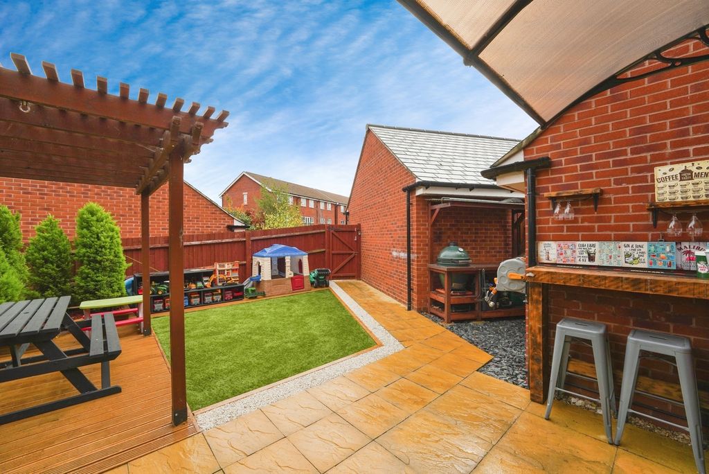 Property photo 2 of 13 Photo