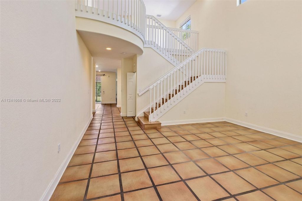 Property photo 3 of 44 <Alttext/>