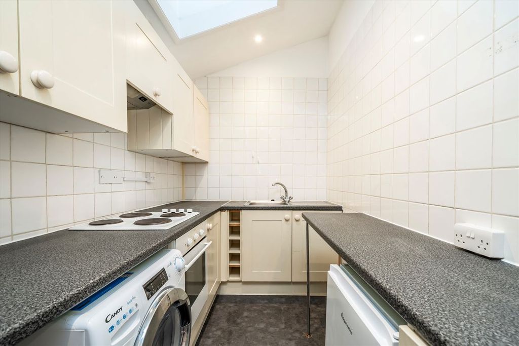 Property photo 2 of 3