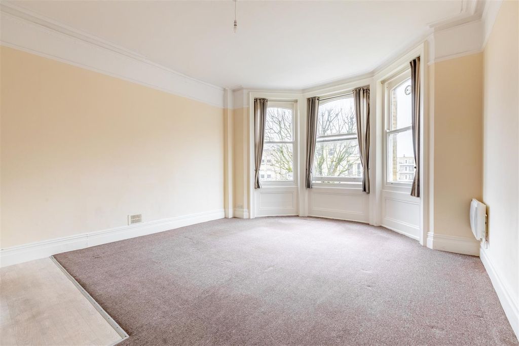 Property photo 2 of 6 Studio Room