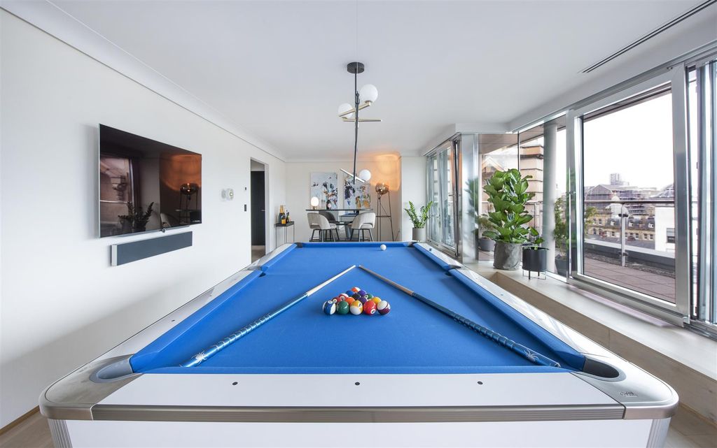 Property photo 2 of 41