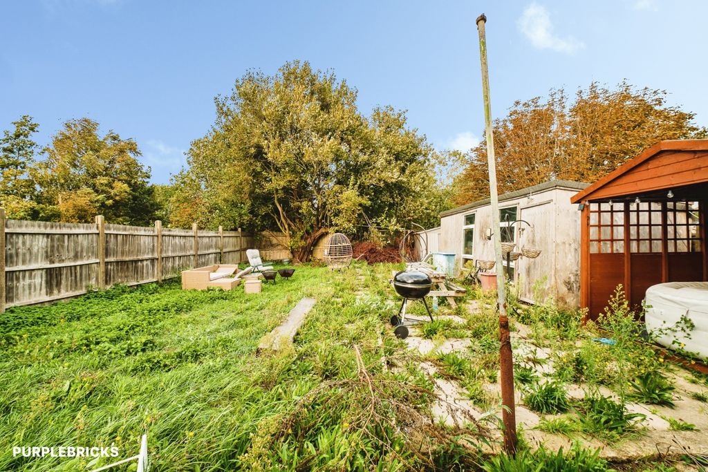 Property photo 3 of 42