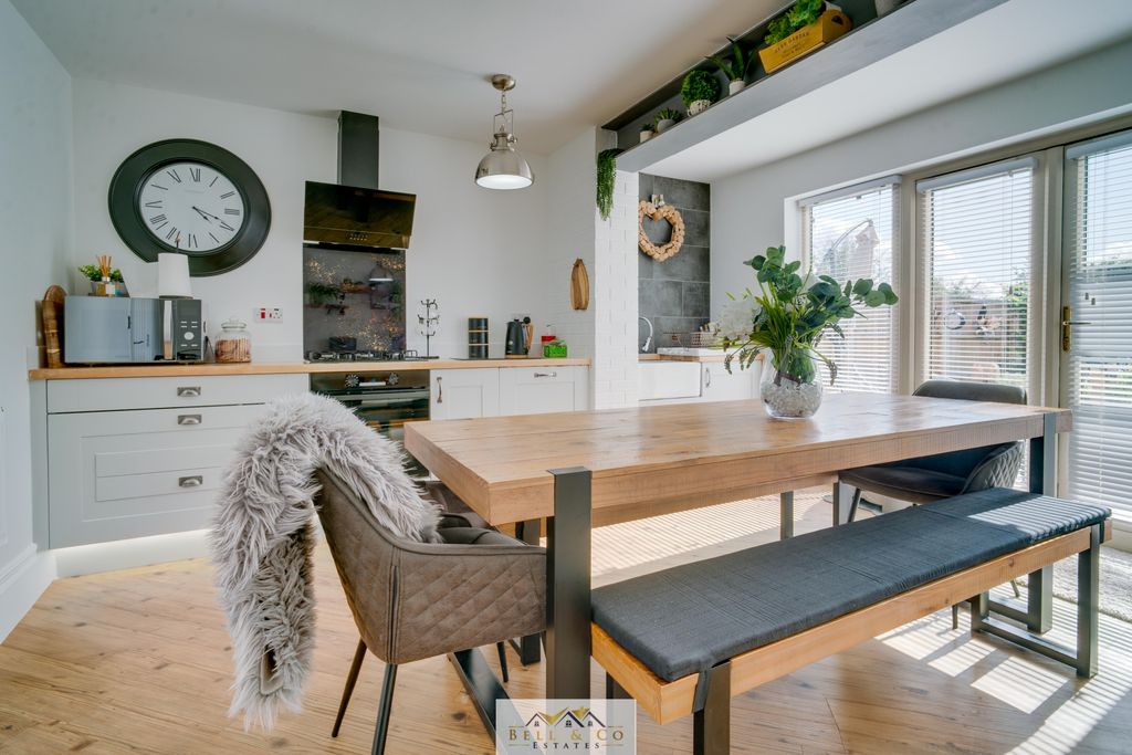 Property photo 3 of 30 Kitchen Diner  2