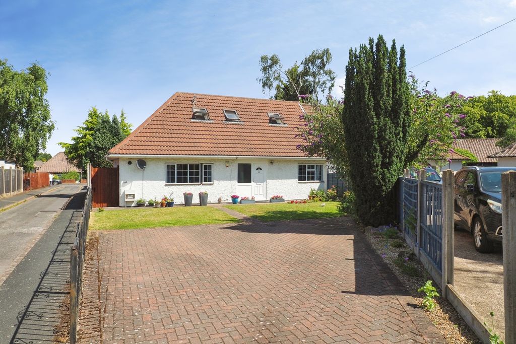 Property photo 1 of 17 Front