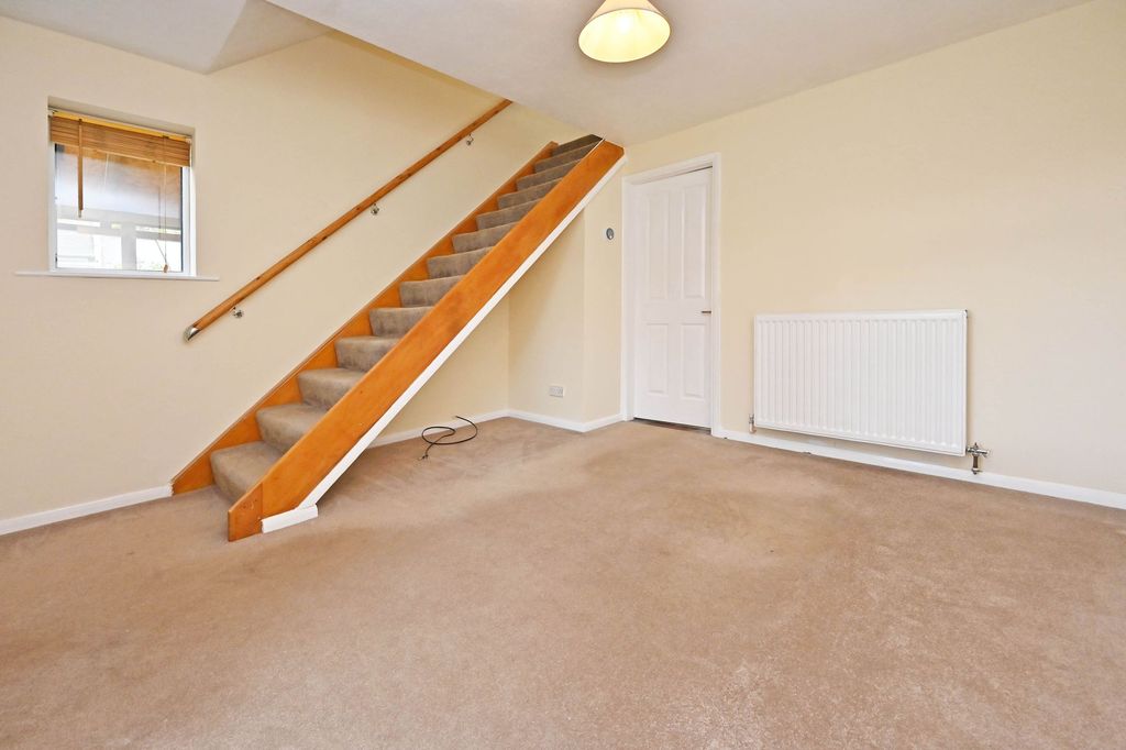 Property photo 3 of 16 Sitting Room