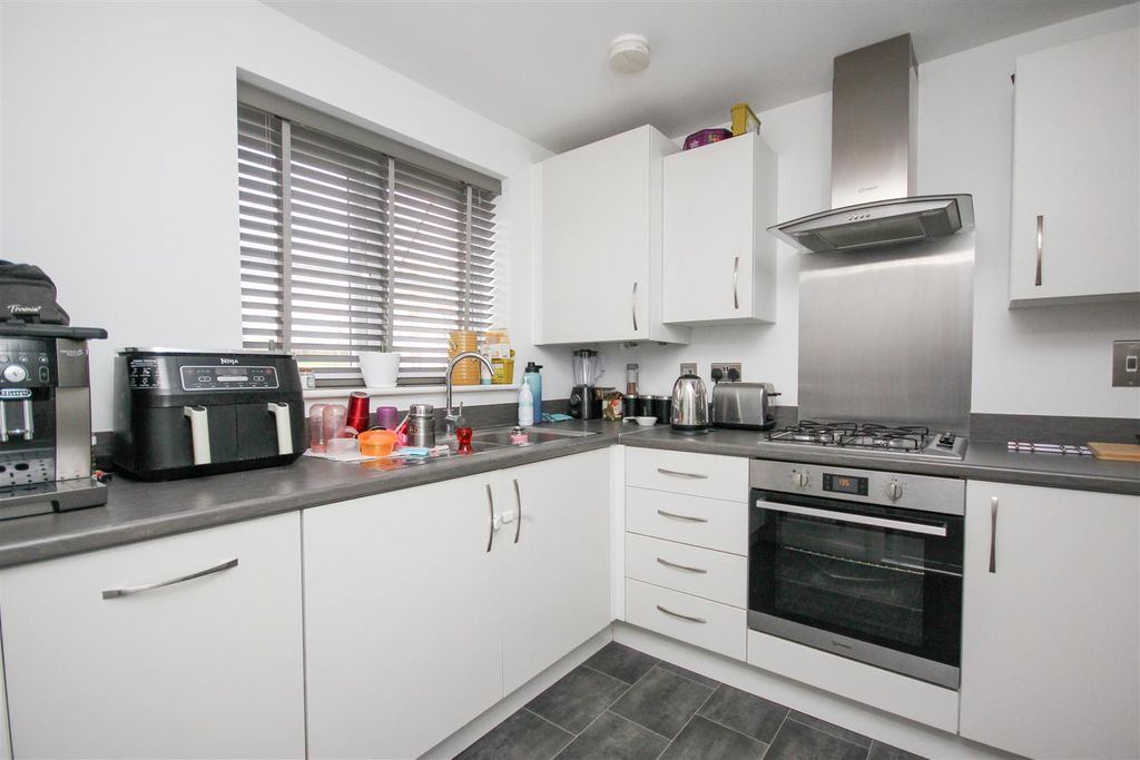 Property photo 2 of 11 Kithcen.Jpg