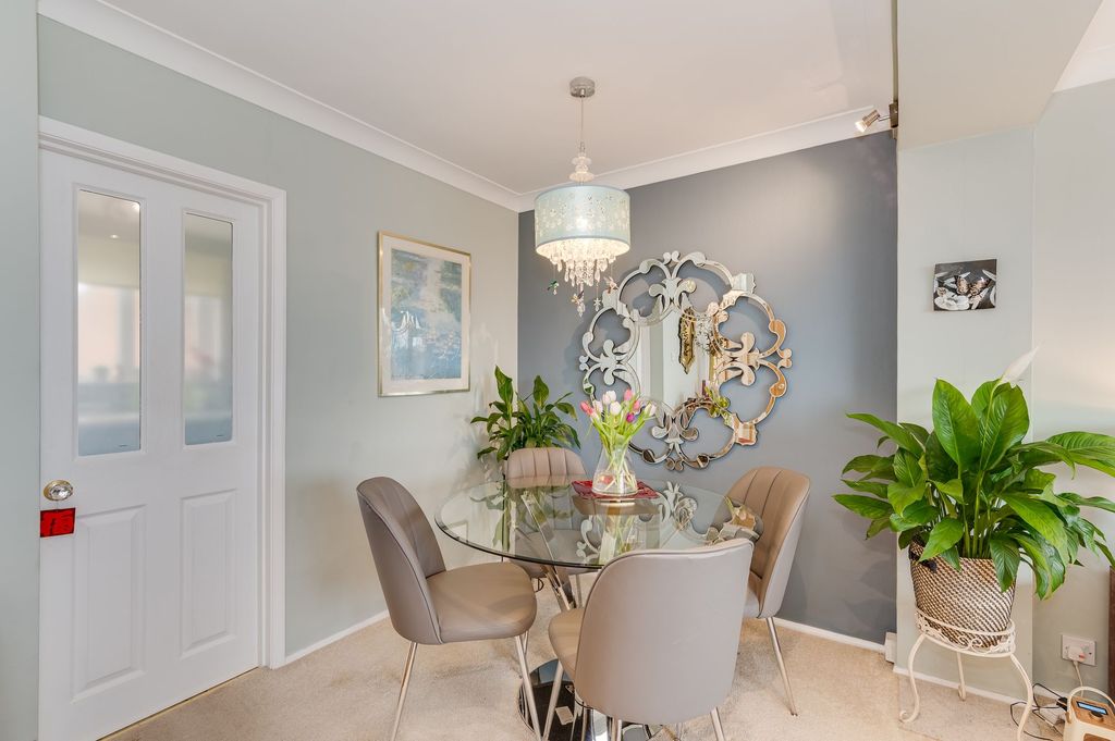 Property photo 3 of 25