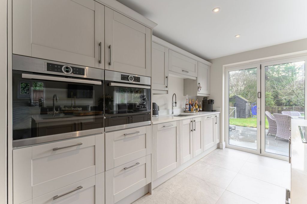 Property photo 3 of 23