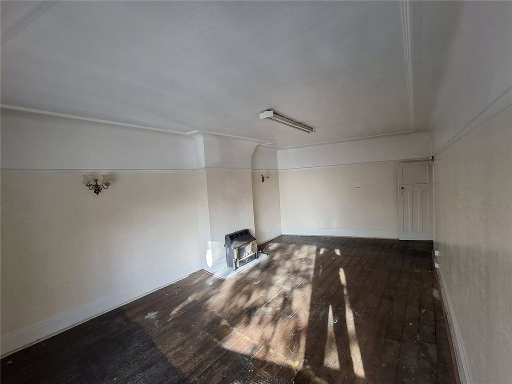 Property photo 2 of 13 Picture No. 02