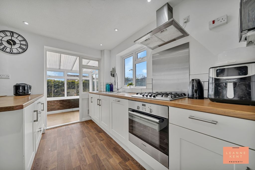 Additional image 17 of 3 bed semi-detached house for saleCaerleon Court, Caerphilly CF83