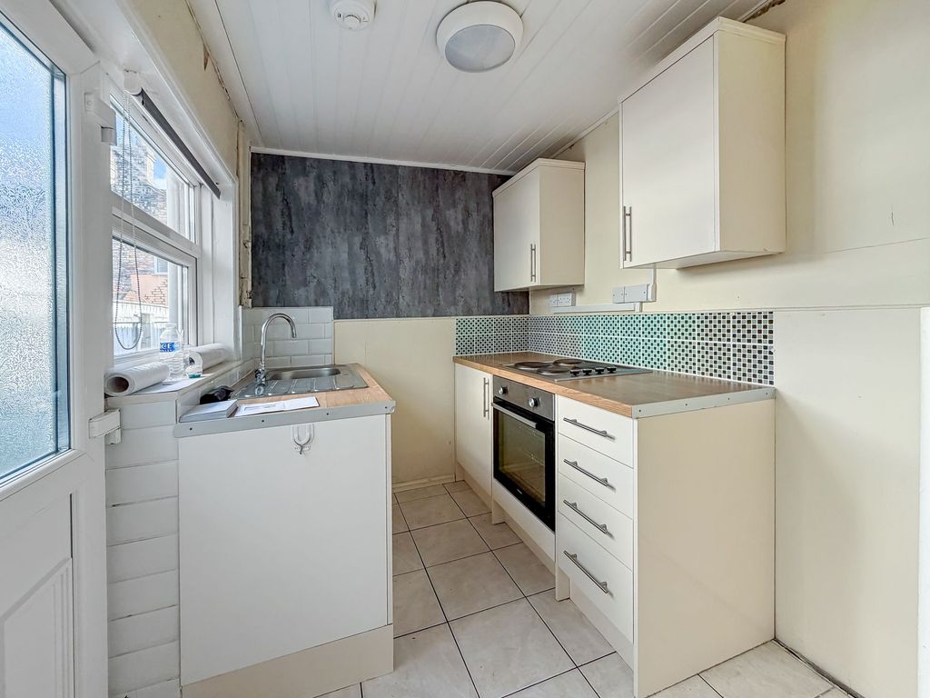 Property photo 2 of 23