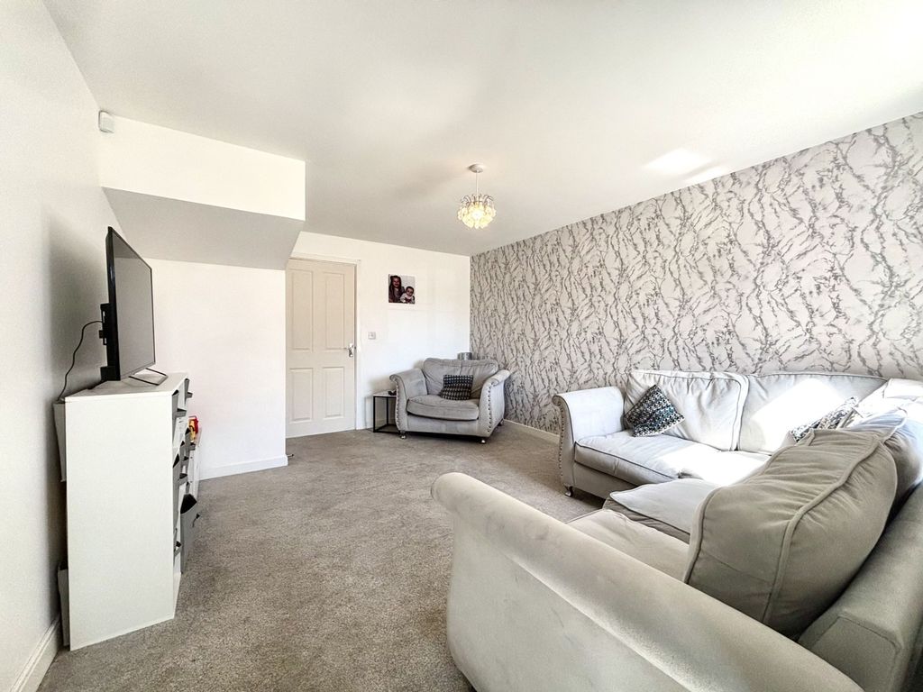 Property photo 2 of 30