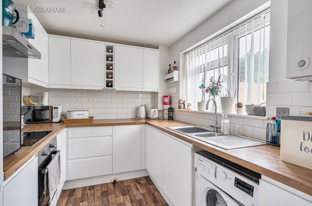 Property photo 2 of 19 Fdf347F6-8d6A-472F-8266-F991Ad2Cef6c