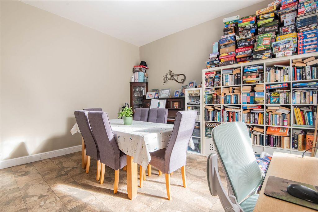 Property photo 3 of 18 Dining Room