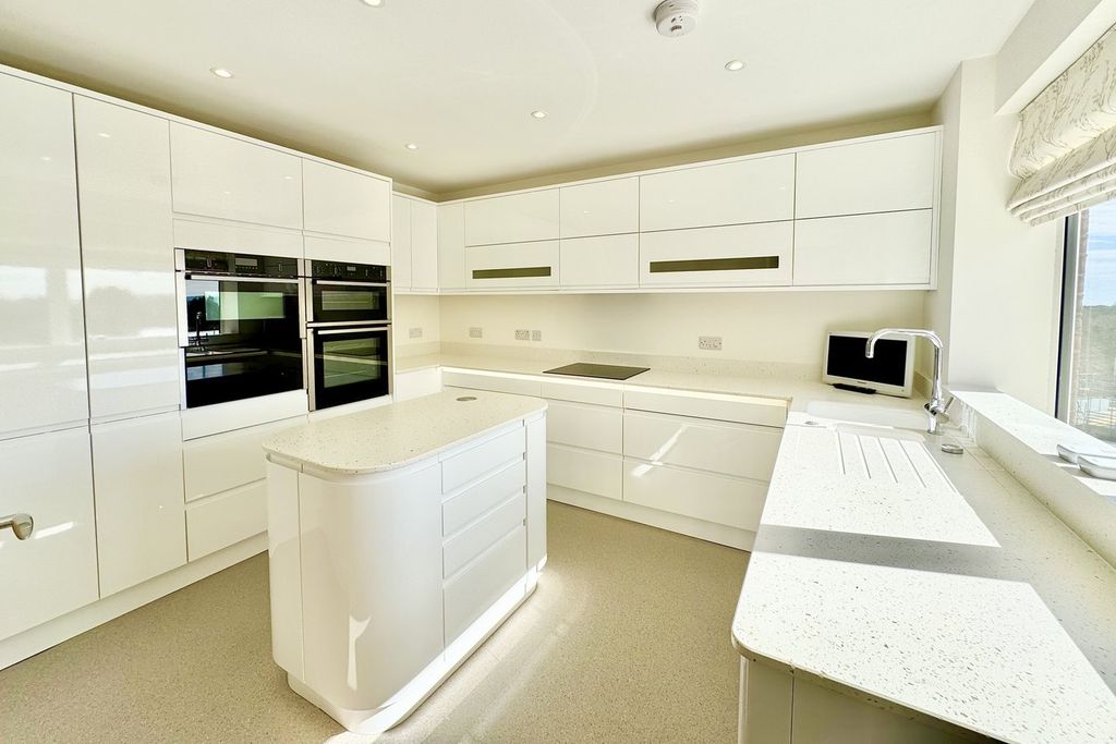 Additional image 13 of 4 bed flat for saleWestern Road, Branksome Park, Poole BH13