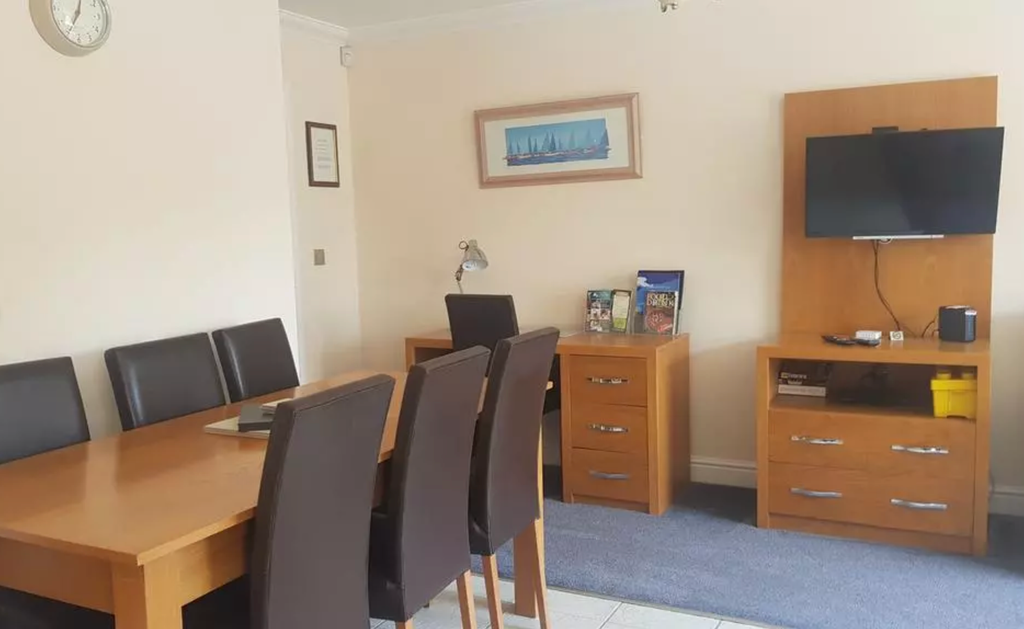 Property photo 2 of 10