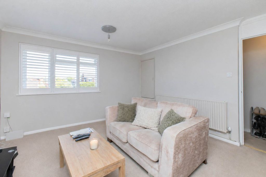 Property photo 2 of 5