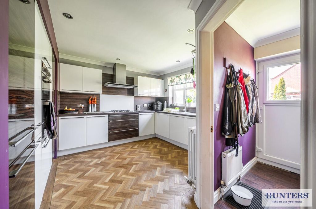 Property photo 3 of 24 d4d3Cafa-Cbd3-4d1E-94F1-53Bb9Af75731.Jpg