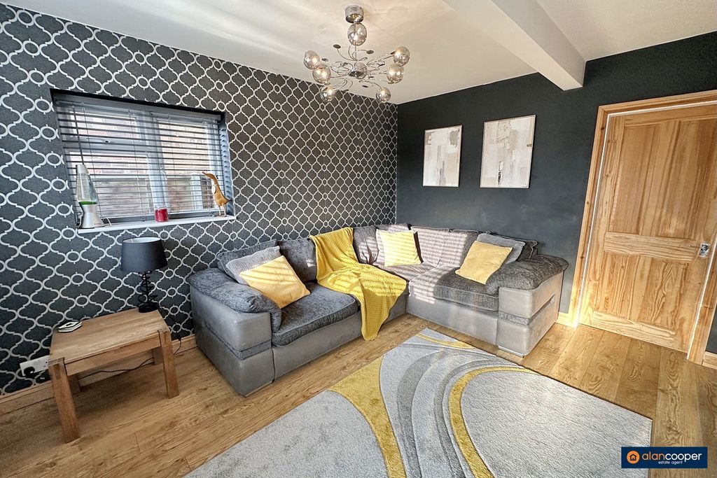 Property photo 2 of 17 3890974