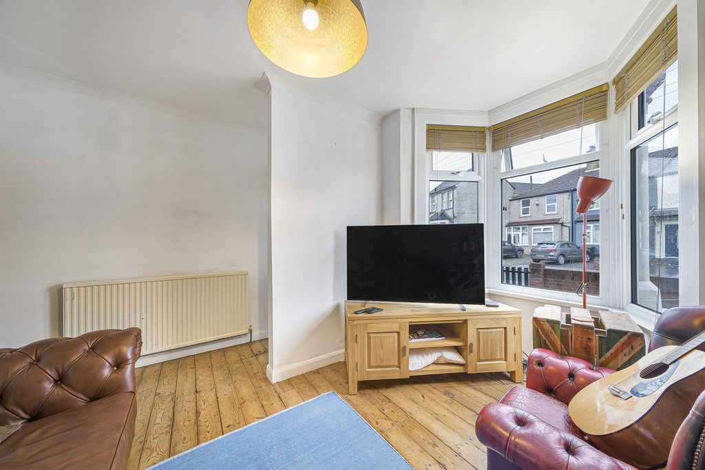 Property photo 3 of 21