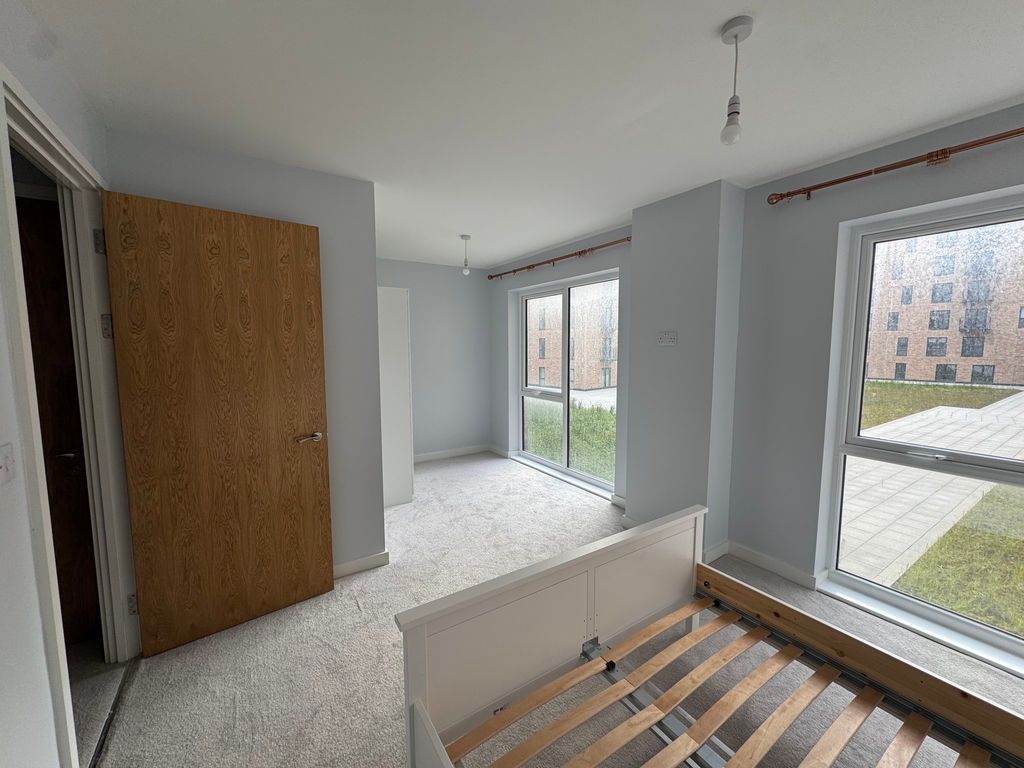 Property photo 3 of 17 Photo 4