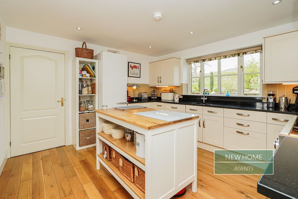 Property photo 2 of 49 Photo 23