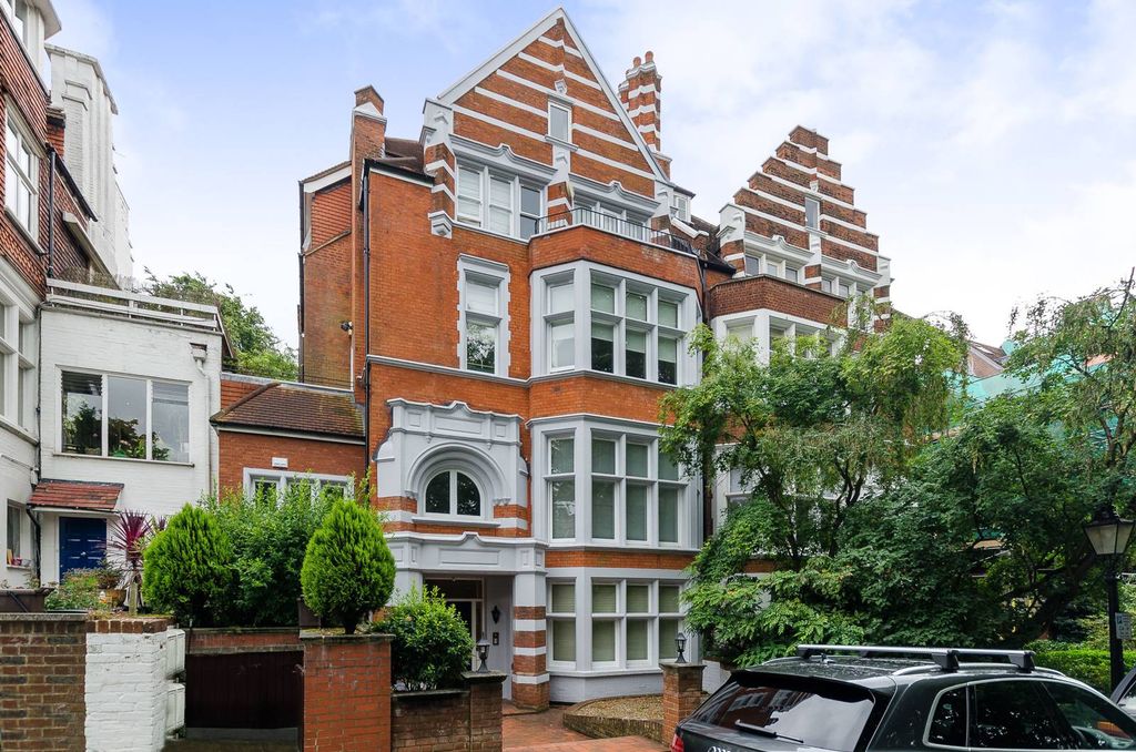 Property photo 2 of 11