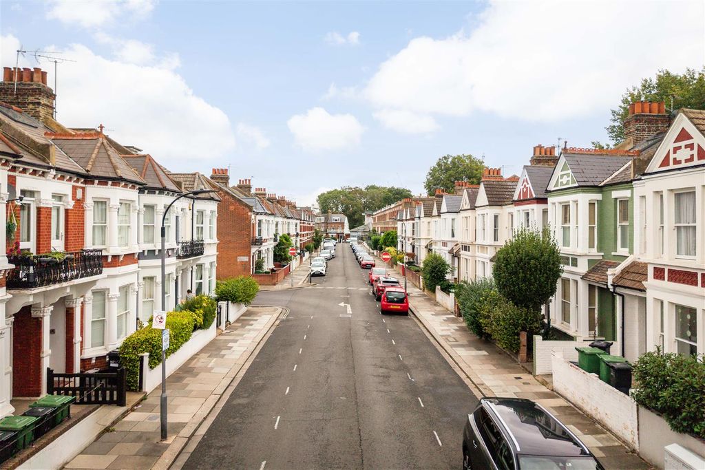 Property photo 1 of 16 St Dunstans Road-33.Jpg