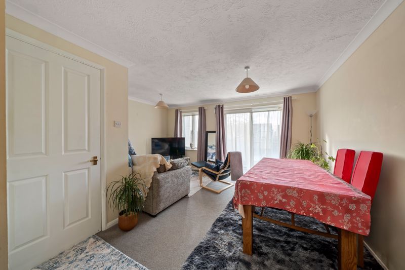 Property photo 3 of 9 Photo 8