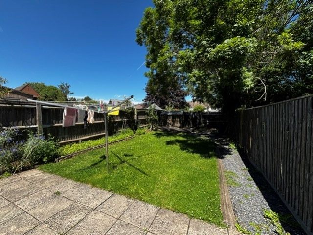Property photo 3 of 14 11 Hill Garden 1