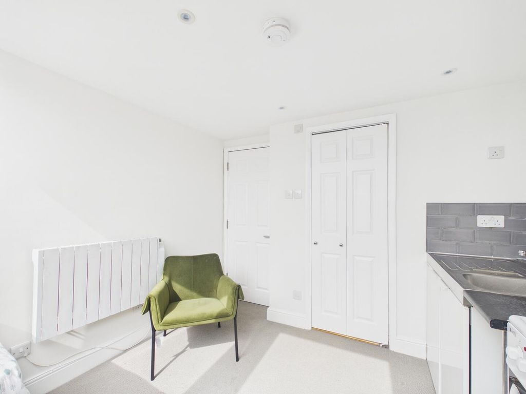 Property photo 2 of 8 Utility Room