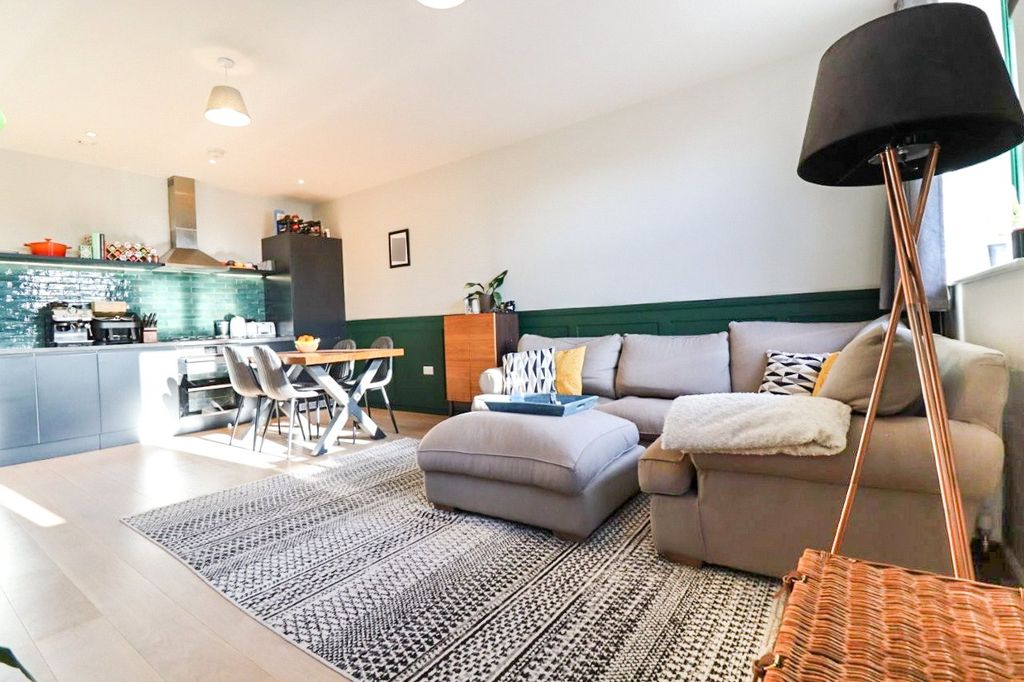 Property photo 2 of 13 Picture No. 16