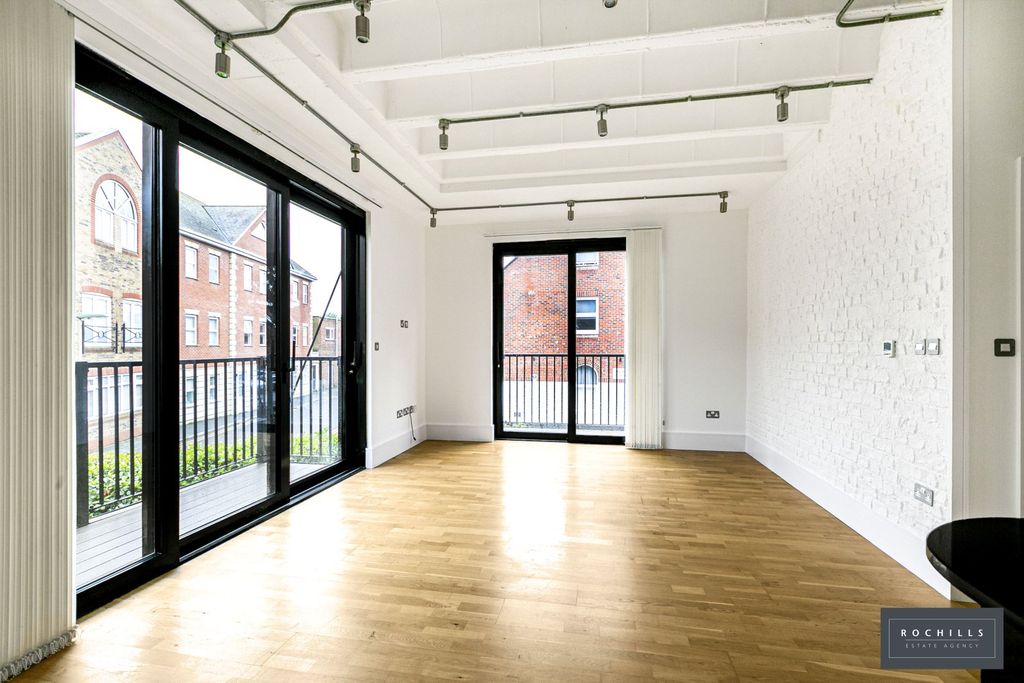 Property photo 2 of 18 Picture No. 02