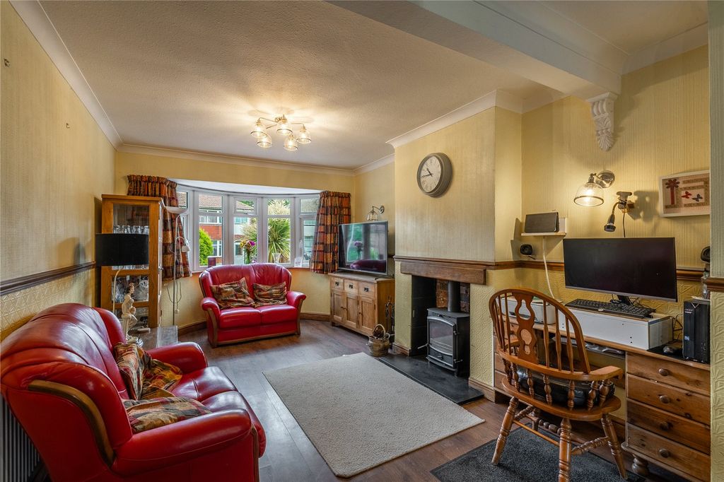 Property photo 3 of 33 Picture No. 27