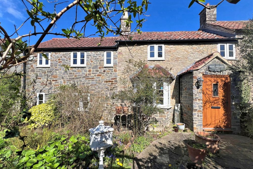 Property photo 1 of 11