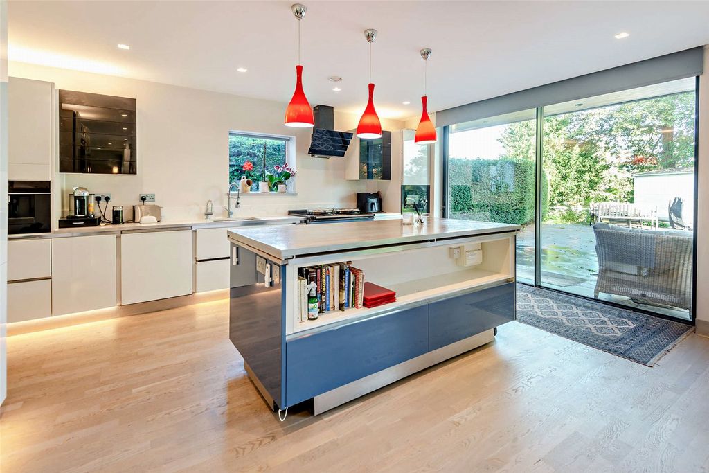 Additional image 14 of 5 bed detached house for saleVicarage Walk, Bray, Maidenhead, Berkshire SL6