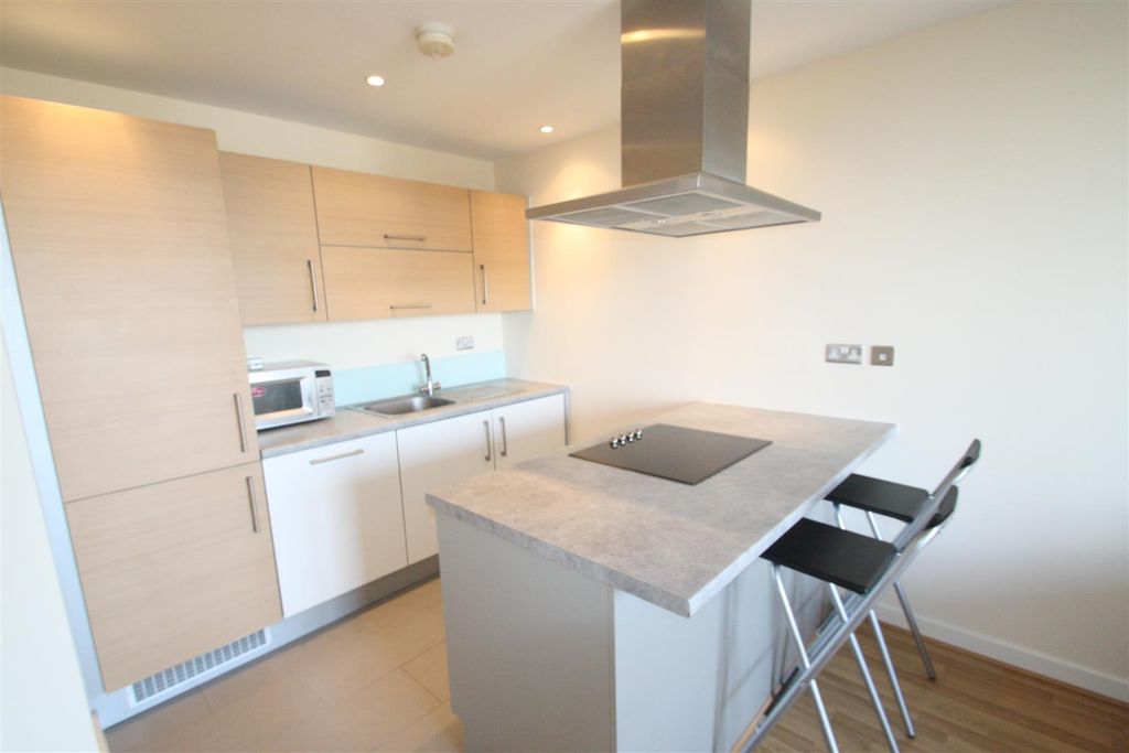 Property photo 2 of 12 Kitchen