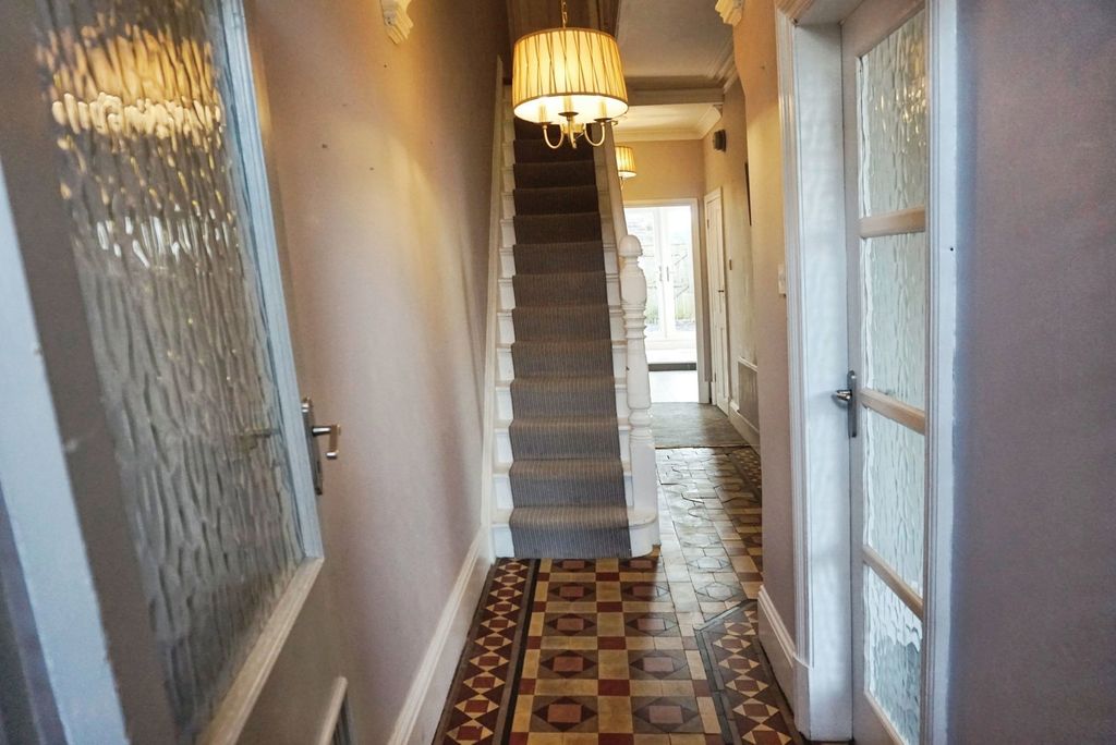 Property photo 2 of 24
