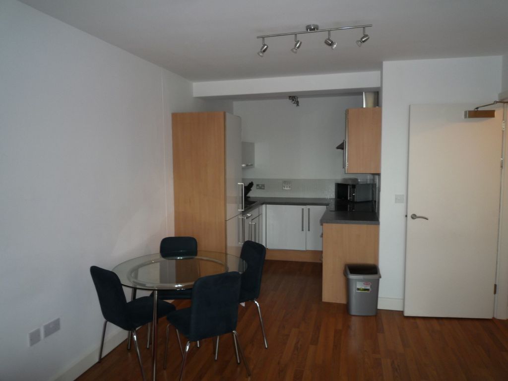 Property photo 2 of 7 (Main)