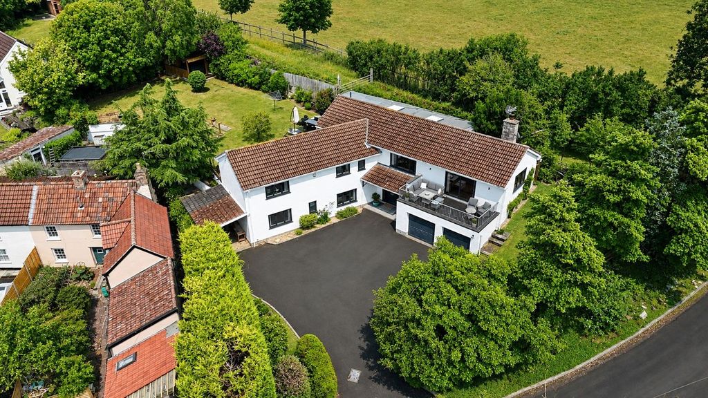 Property photo 1 of 40