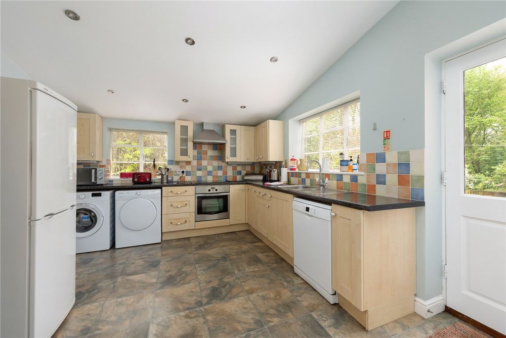 Property photo 2 of 15 Picture No. 01
