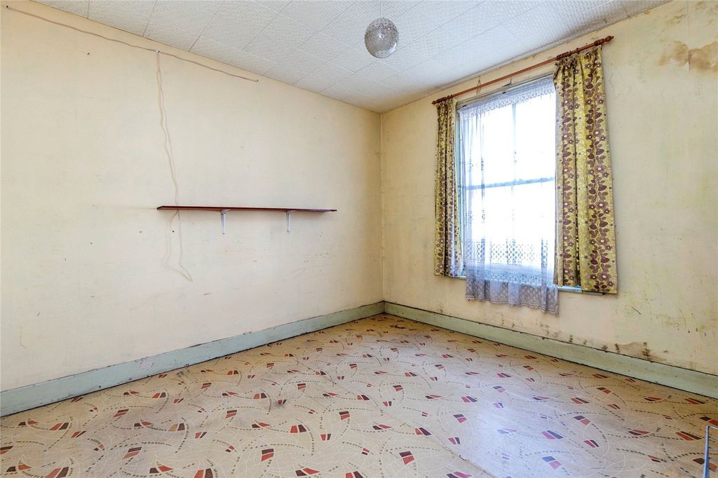 Property photo 2 of 16 Picture No. 03