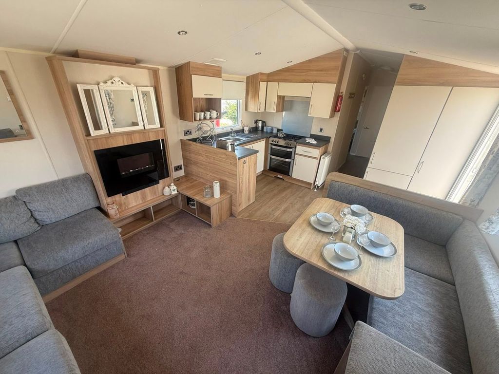 Property photo 2 of 9 Willerby Lymington 2017 Vs631034 142858498.Jpeg