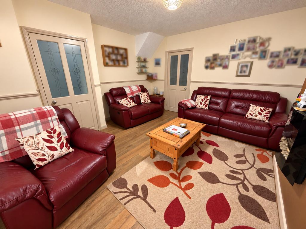 Property photo 3 of 21 87482839-c1F4-492d-9500-Ff1B09c3F6A3.Png