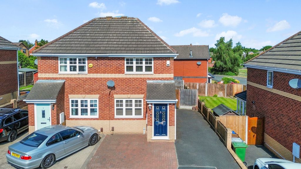 Property photo 1 of 11