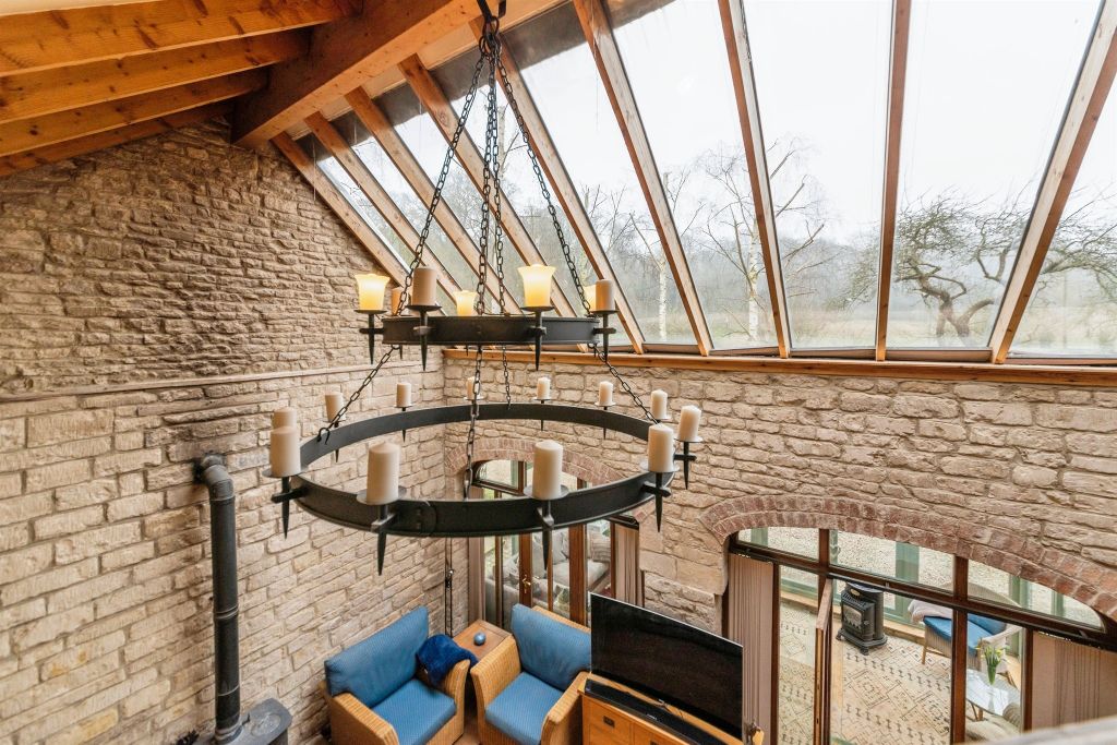 Property photo 3 of 28