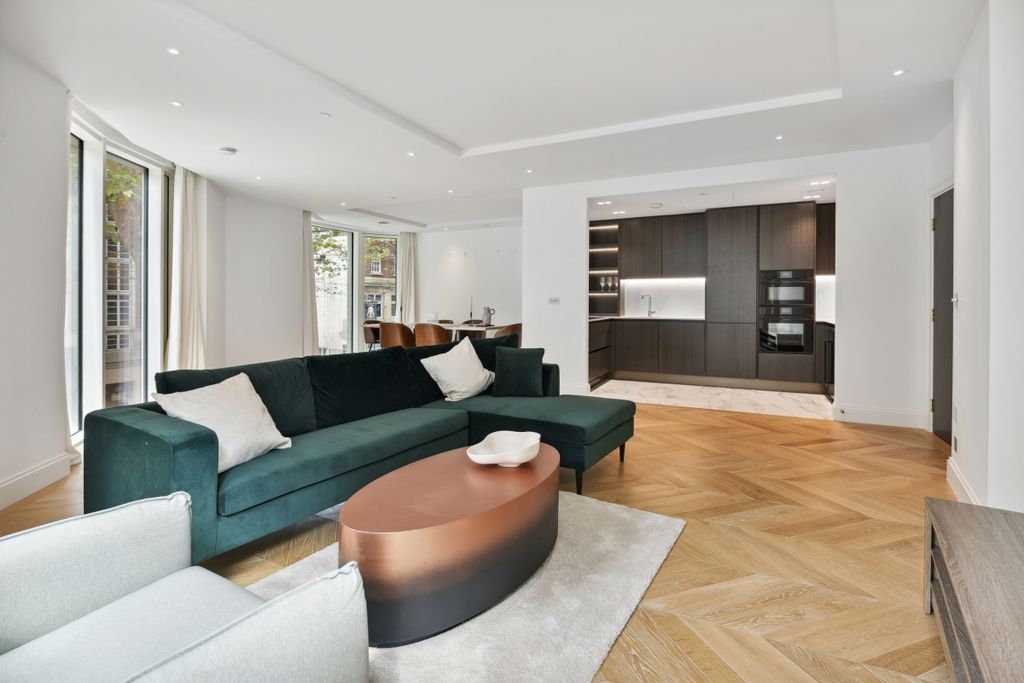 Property photo 2 of 19 Flat 105 9 Millba...