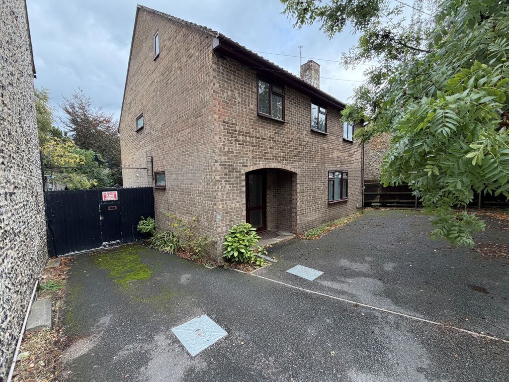 Property photo 1 of 16 Image