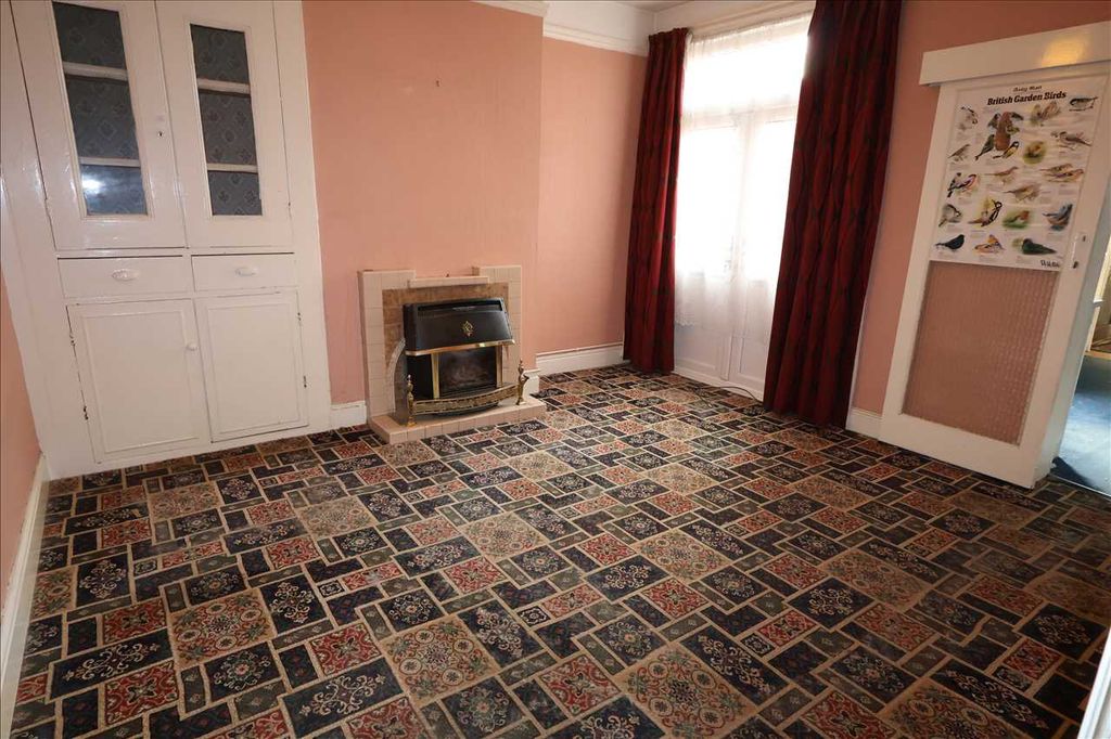 Property photo 3 of 12 Dining Room